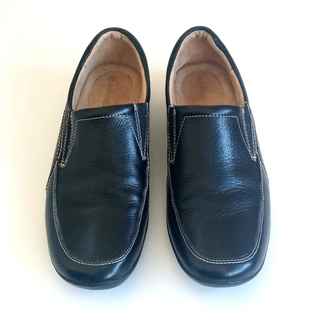 Naturalizer Black Leather Loafers / Flats 8 - Picture 3 of 9